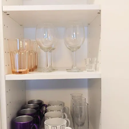 Charming 1 Bedroom In Superb Location Free Parking アパート