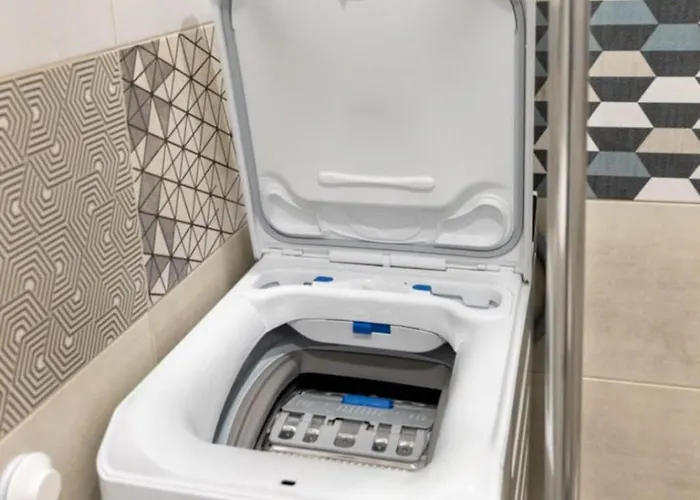 Charming 1 Bedroom In Superb Location Free Parking アパート