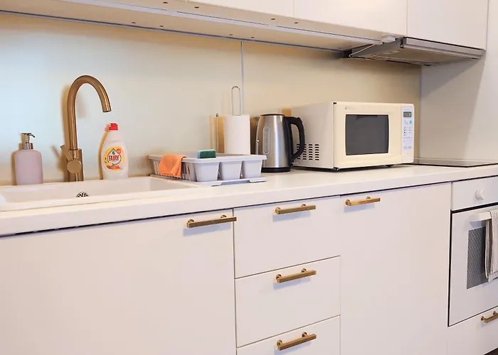 Charming 1 Bedroom In Superb Location Free Parking アパート